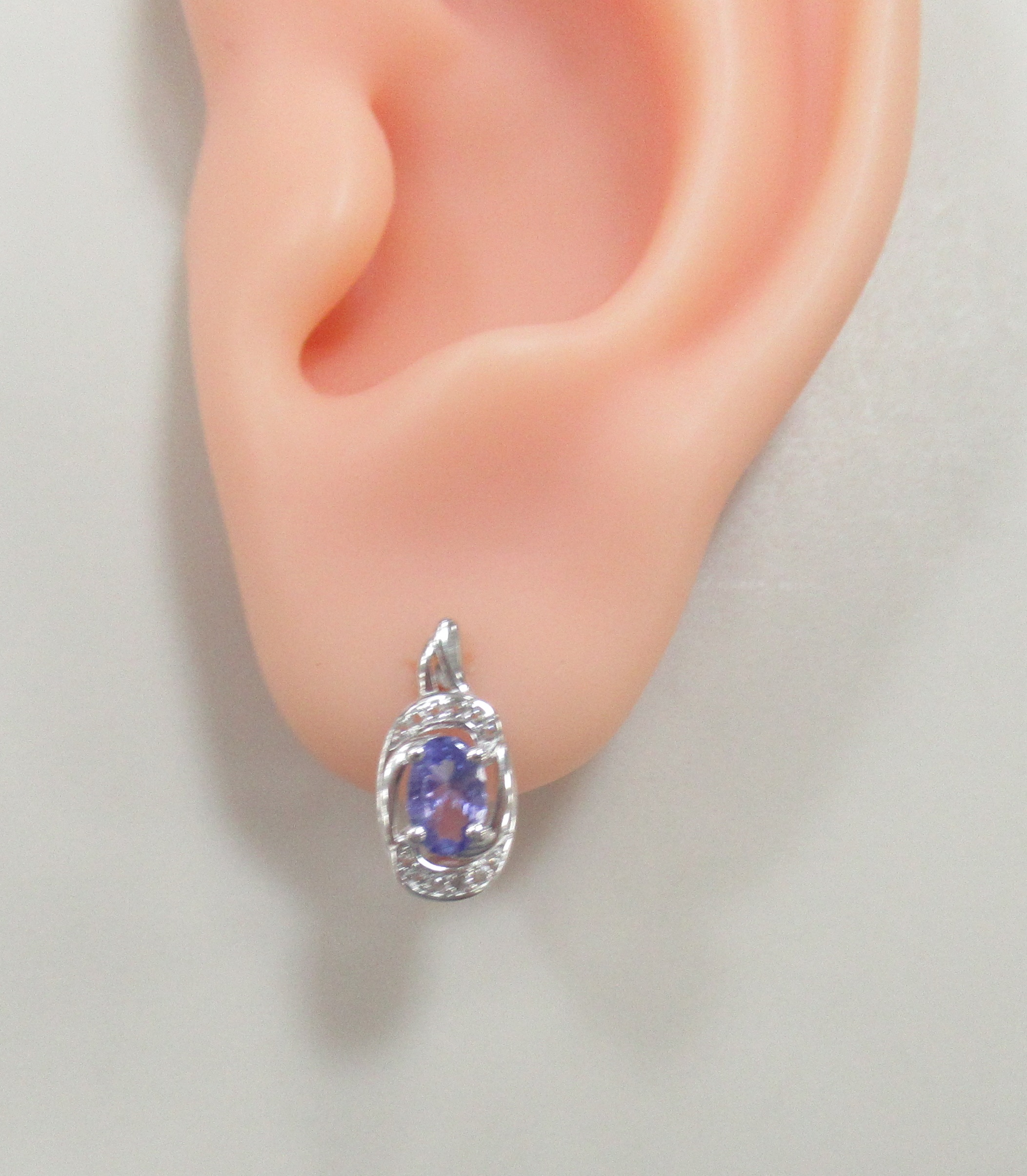 Серебряные серьги с танзанитами